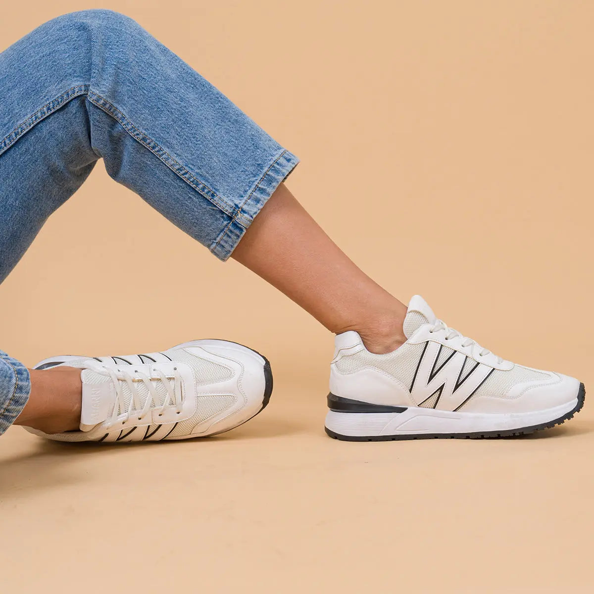 ZAPATILLA BLANCO/NEGRO EMMA